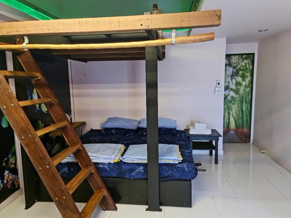 Ddm House Hostel Bangkok Buitenkant foto