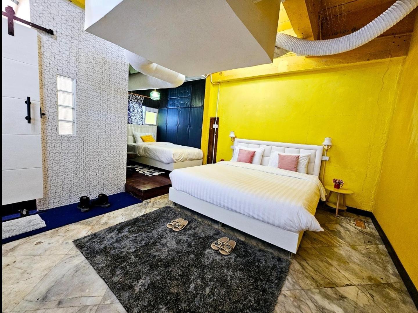 Ddm House Hostel Bangkok Buitenkant foto